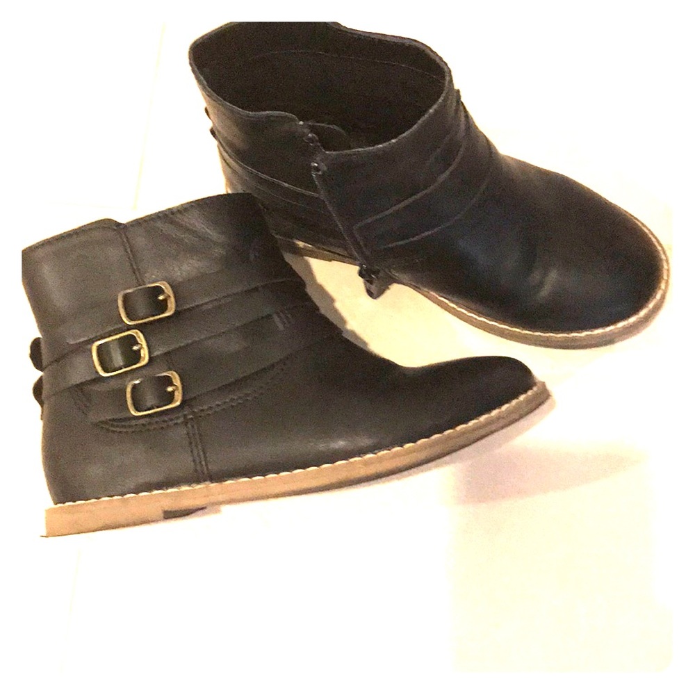 Girls black booties
